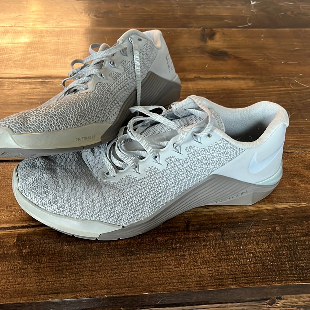 Nike Metcon 5 Gunsmoke/Wolf Gray Sneakers